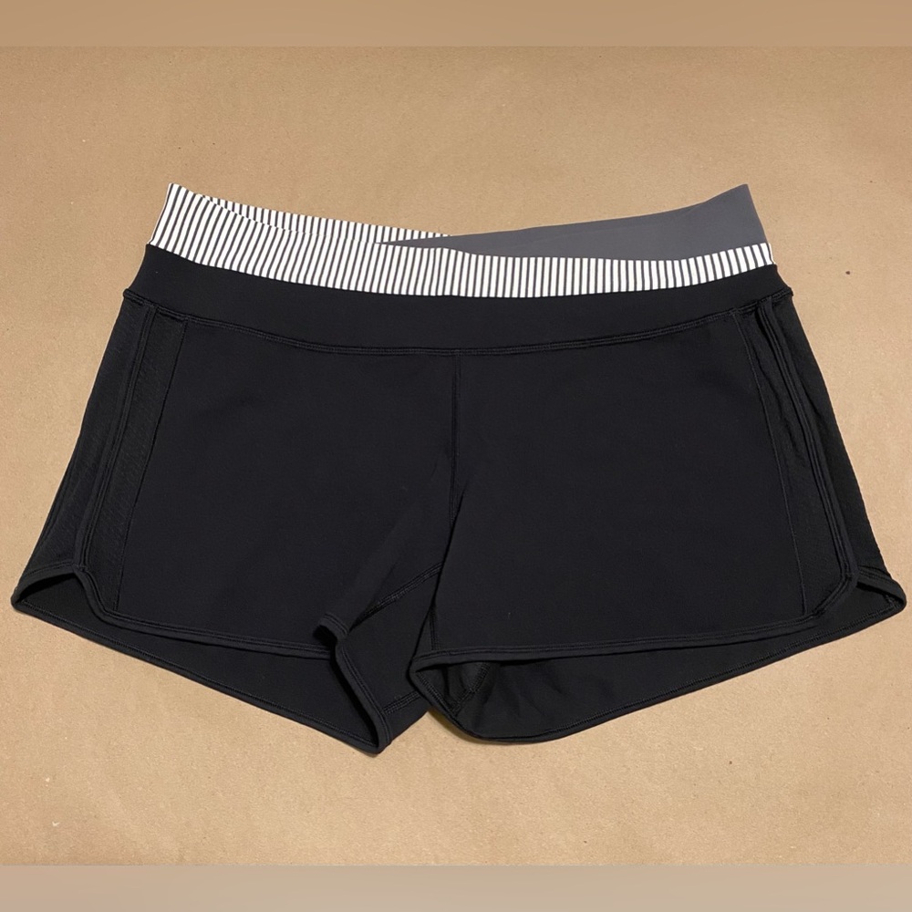Lululemon || Astro Short - Black / Hyper Stripe Angel Wing / Soot Light